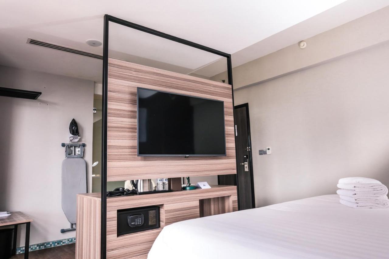 Days Hotel & Suites By Wyndham Kl - Chan Sow Lin Mrt Or Lrt Kuala Lumpur Buitenkant foto