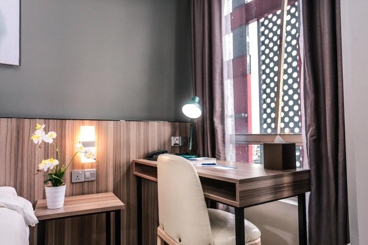 Days Hotel & Suites By Wyndham Kl - Chan Sow Lin Mrt Or Lrt Kuala Lumpur Buitenkant foto