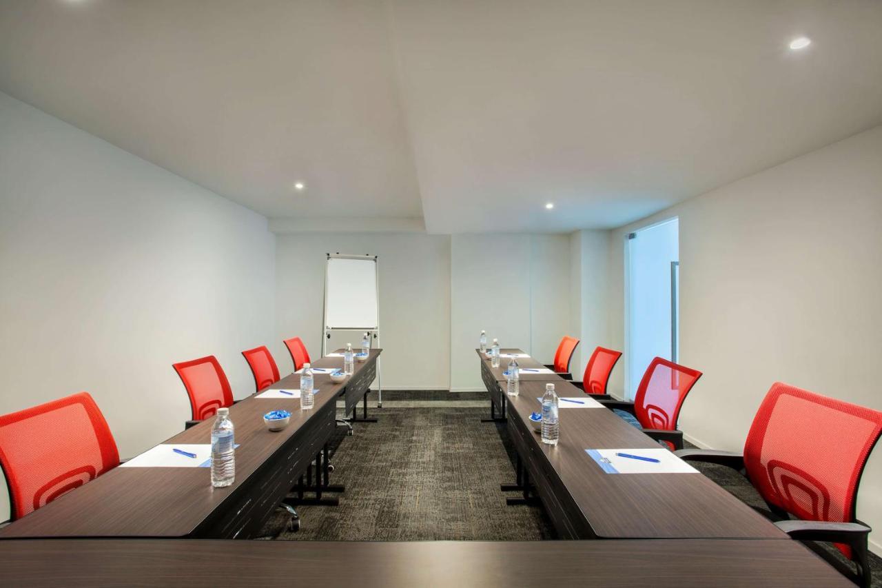 Days Hotel & Suites By Wyndham Kl - Chan Sow Lin Mrt Or Lrt Kuala Lumpur Buitenkant foto