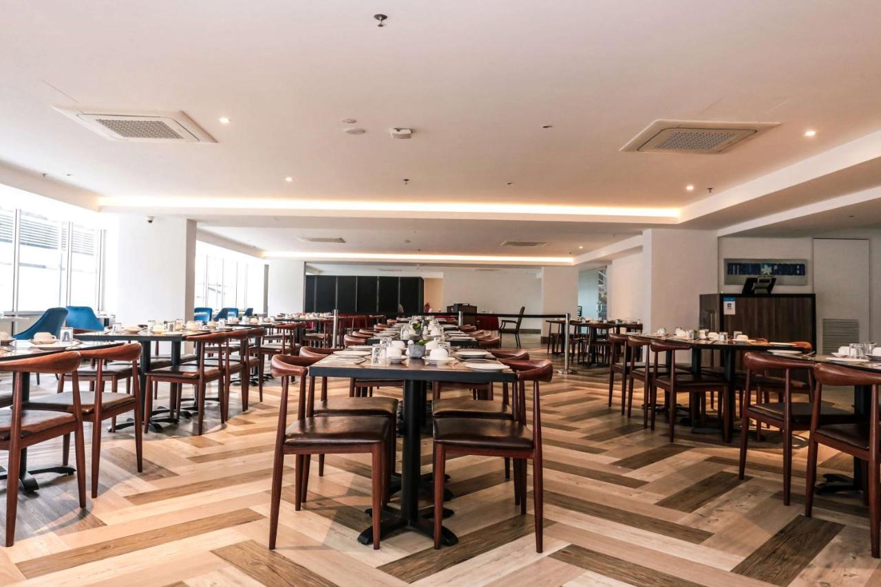 Days Hotel & Suites By Wyndham Kl - Chan Sow Lin Mrt Or Lrt Kuala Lumpur Buitenkant foto