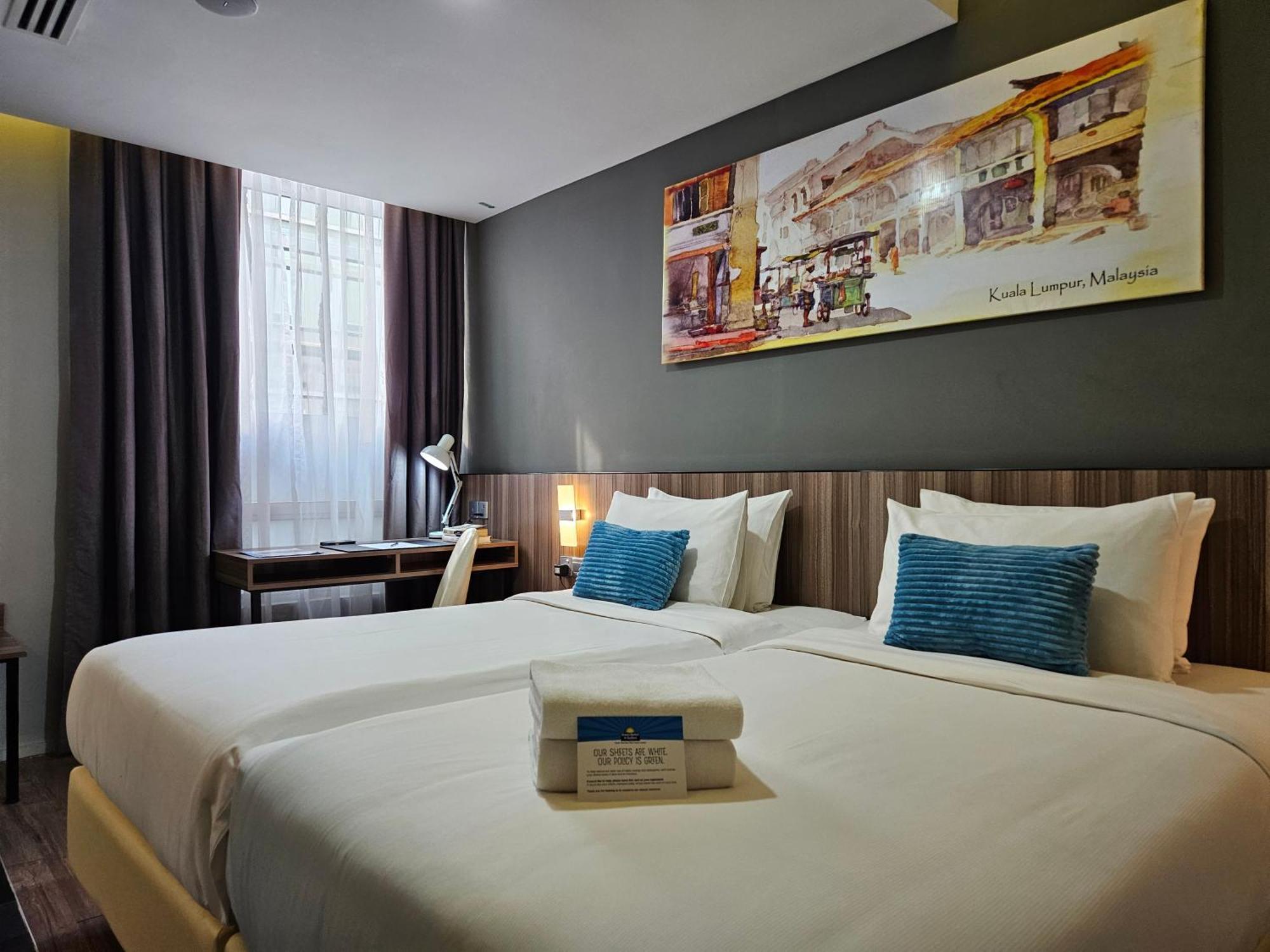 Days Hotel & Suites By Wyndham Kl - Chan Sow Lin Mrt Or Lrt Kuala Lumpur Buitenkant foto
