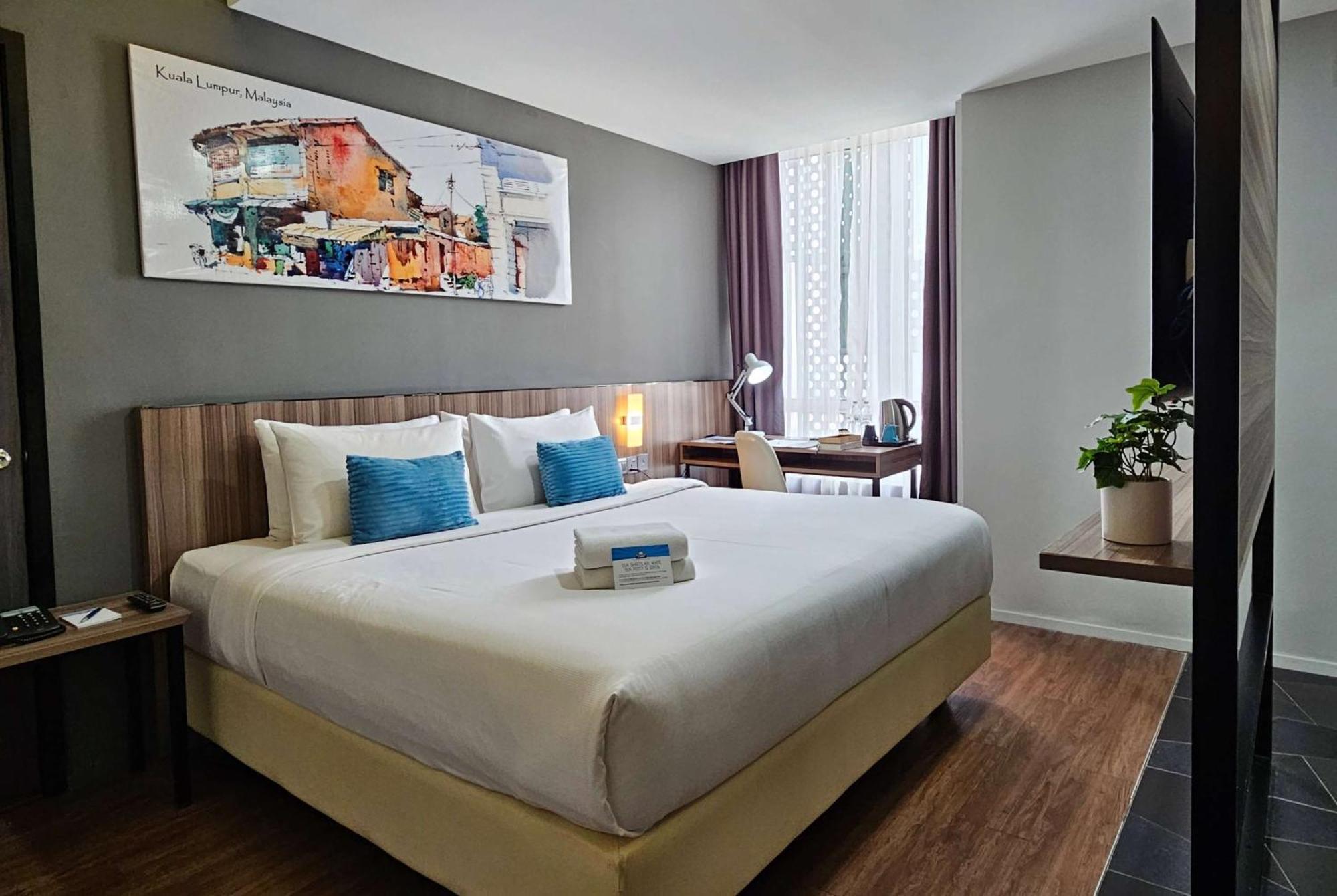 Days Hotel & Suites By Wyndham Kl - Chan Sow Lin Mrt Or Lrt Kuala Lumpur Buitenkant foto