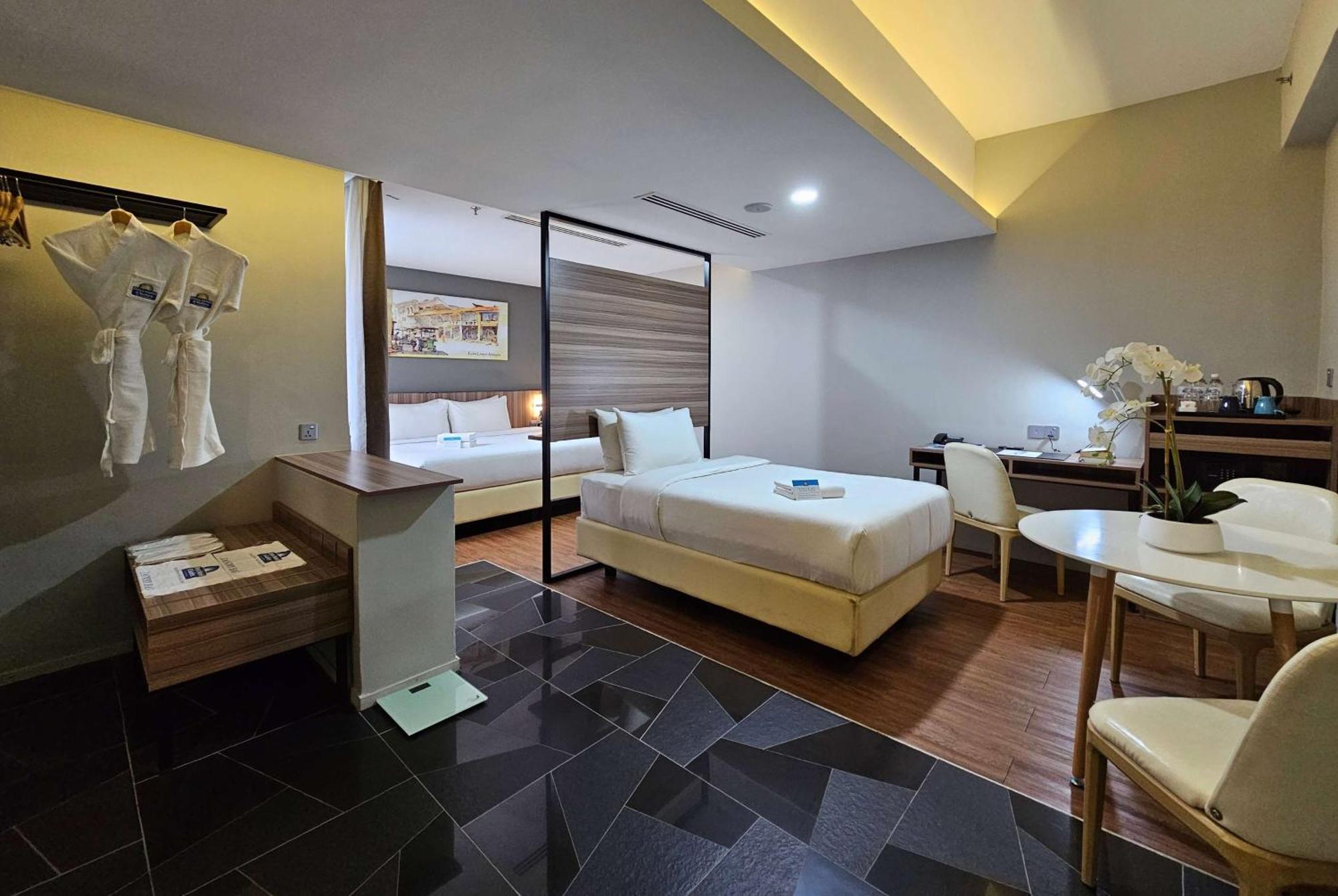 Days Hotel & Suites By Wyndham Kl - Chan Sow Lin Mrt Or Lrt Kuala Lumpur Buitenkant foto