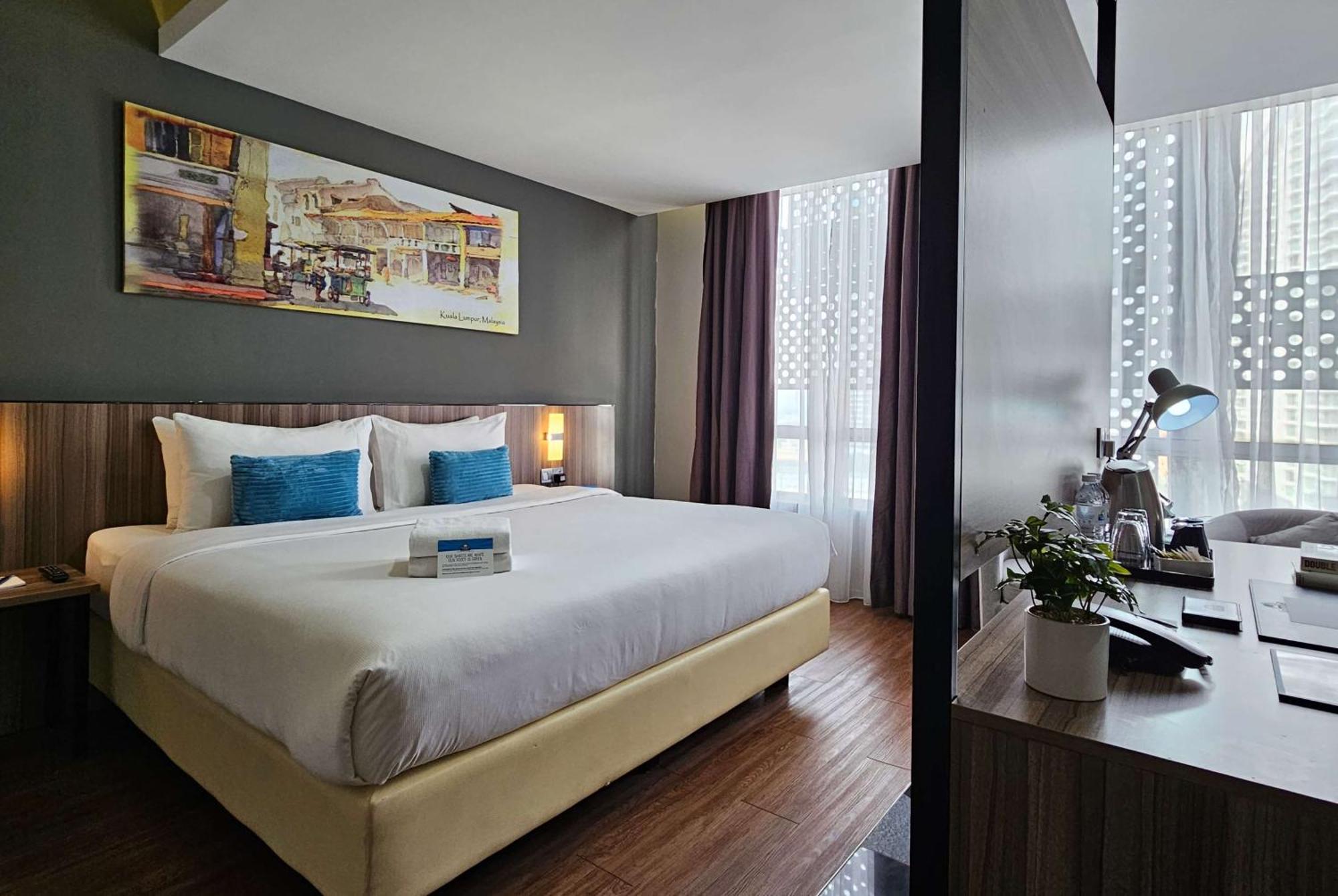 Days Hotel & Suites By Wyndham Kl - Chan Sow Lin Mrt Or Lrt Kuala Lumpur Buitenkant foto